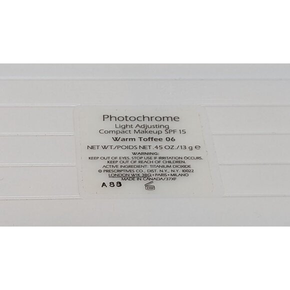 Prescriptives Photochrome Light Adjusting Compact Makeup SPF 15 Warm Toffee 06 - Picture 4 of 4